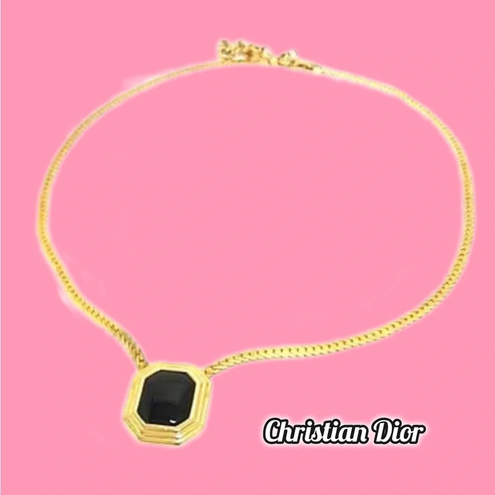 Dior chic necklace